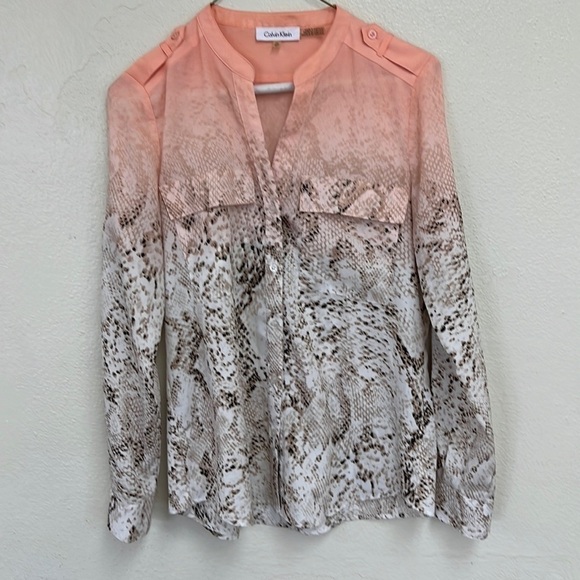 Calvin Klein Tops - Unique Calvin Klein Peach Animal Print Long Sleeve Button Front V Neck Blouse XS